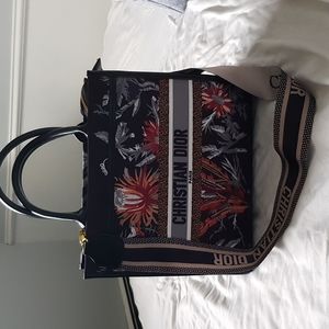 Lady Dior book tote medium size